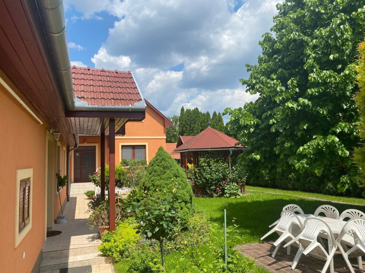 Apartman Dora Hajduszoboszlo Exterior photo