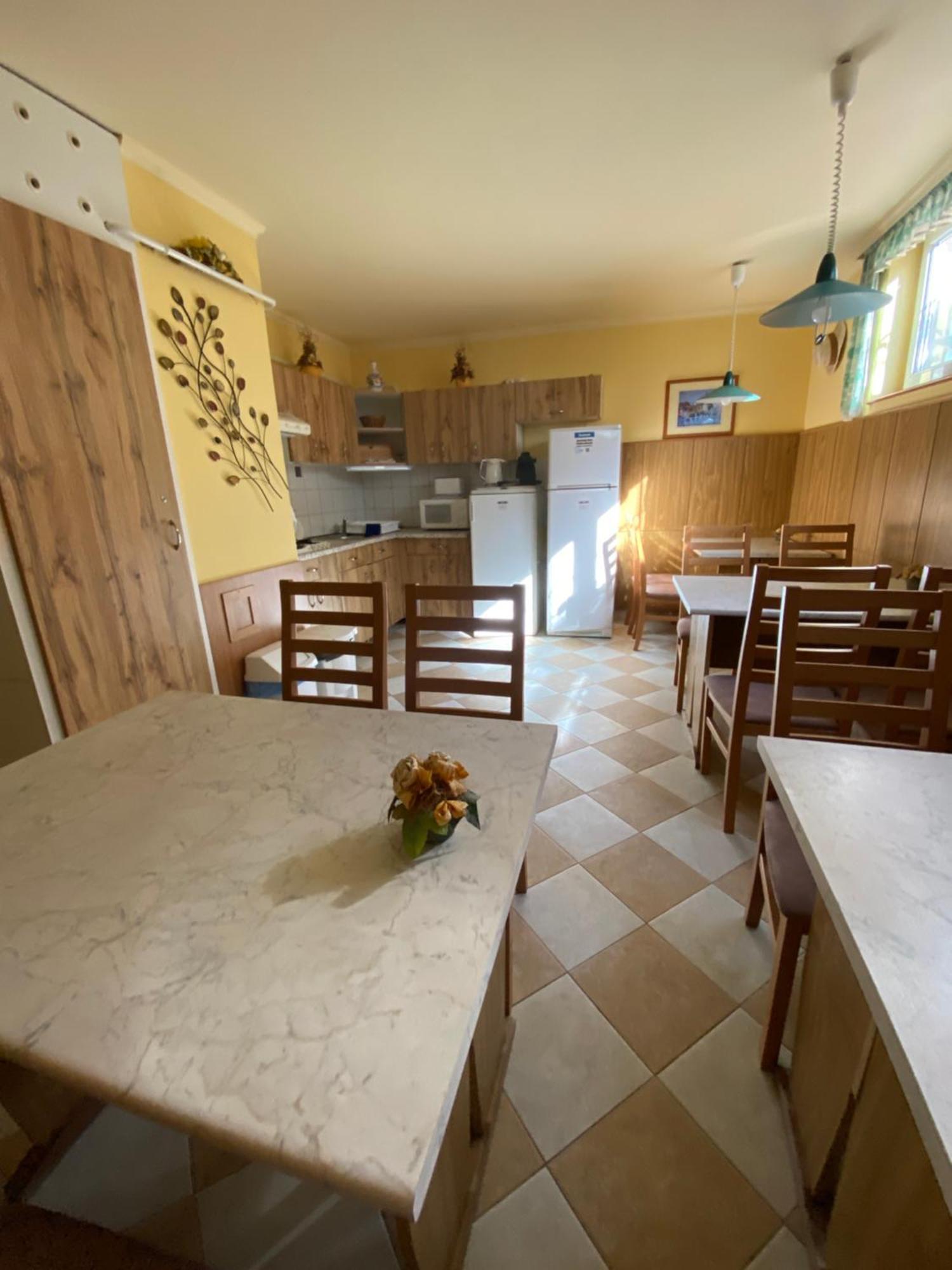 Apartman Dora Hajduszoboszlo Exterior photo