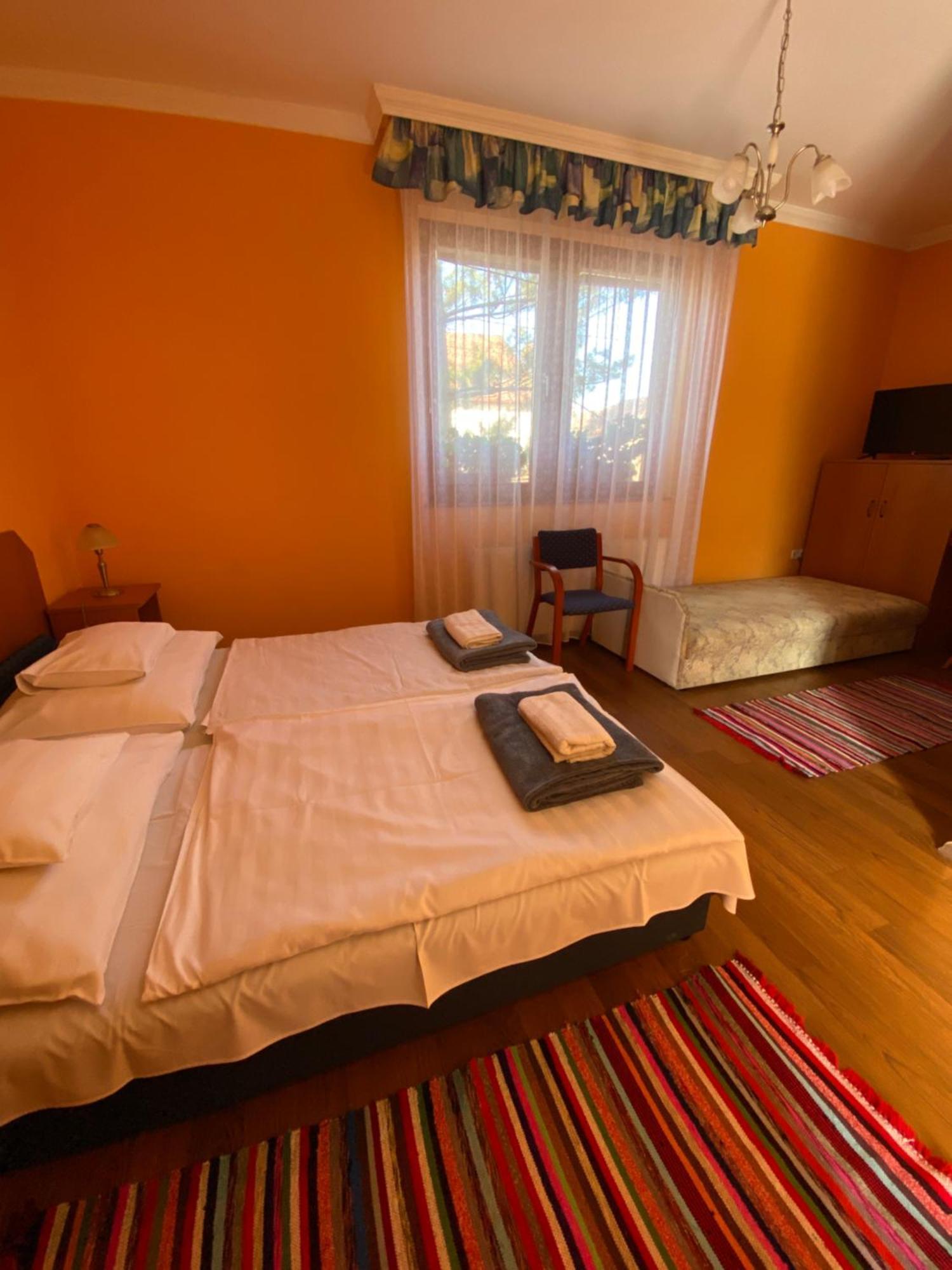 Apartman Dora Hajduszoboszlo Exterior photo